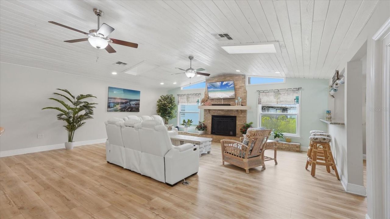 15127 Pennington Road, Tampa, FL 33624 Photo