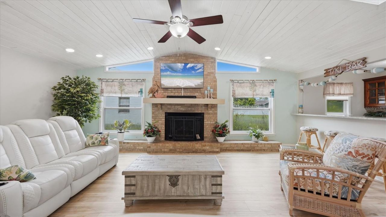 15127 Pennington Road, Tampa, FL 33624 Photo