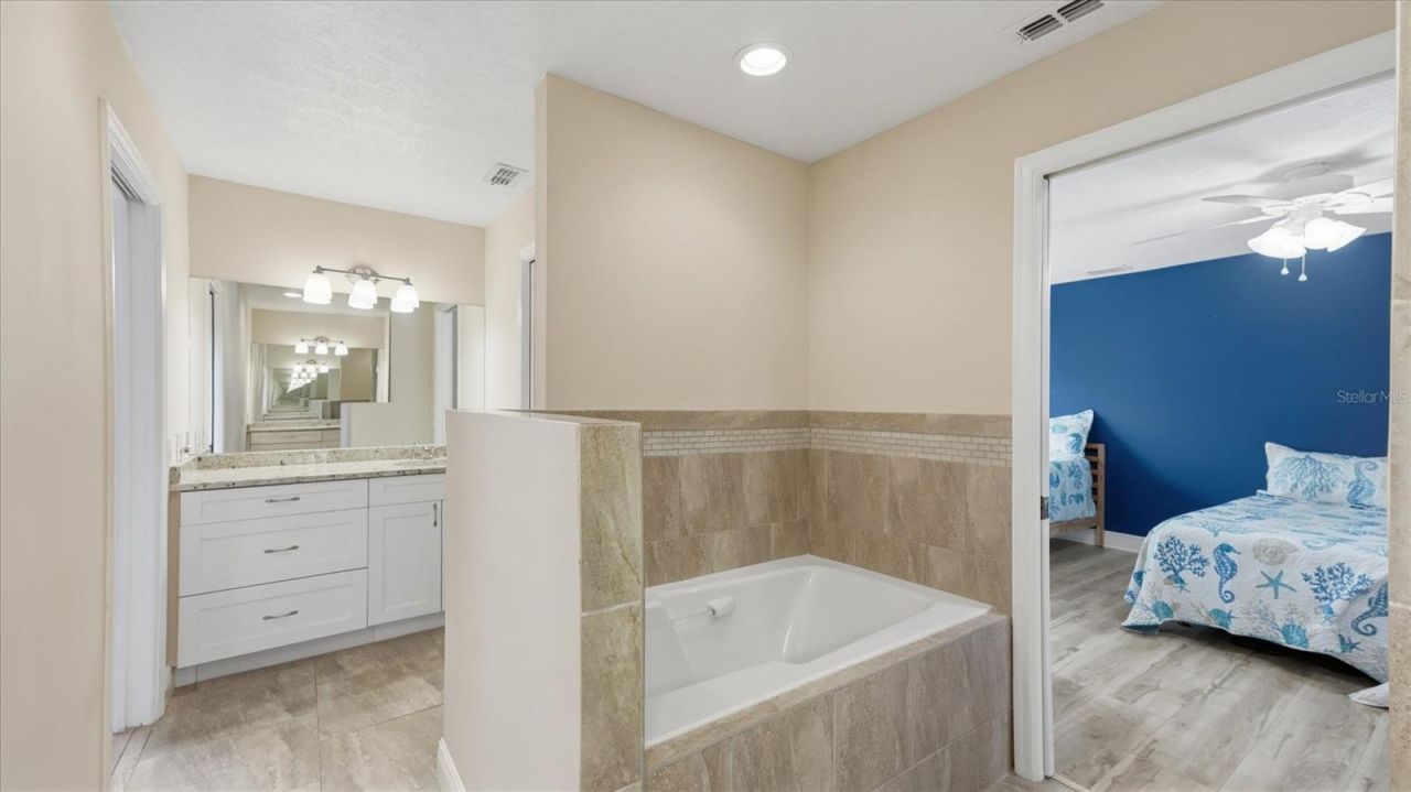 15127 Pennington Road, Tampa, FL 33624 Photo