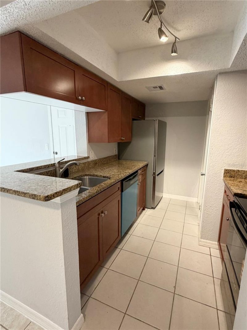 10200 Gandy Boulevard N, Unit 915, Saint Petersburg, FL 33702 Photo
