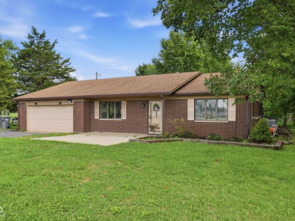 8434 E Edgewood Avenue , Indianapolis, IN 46239