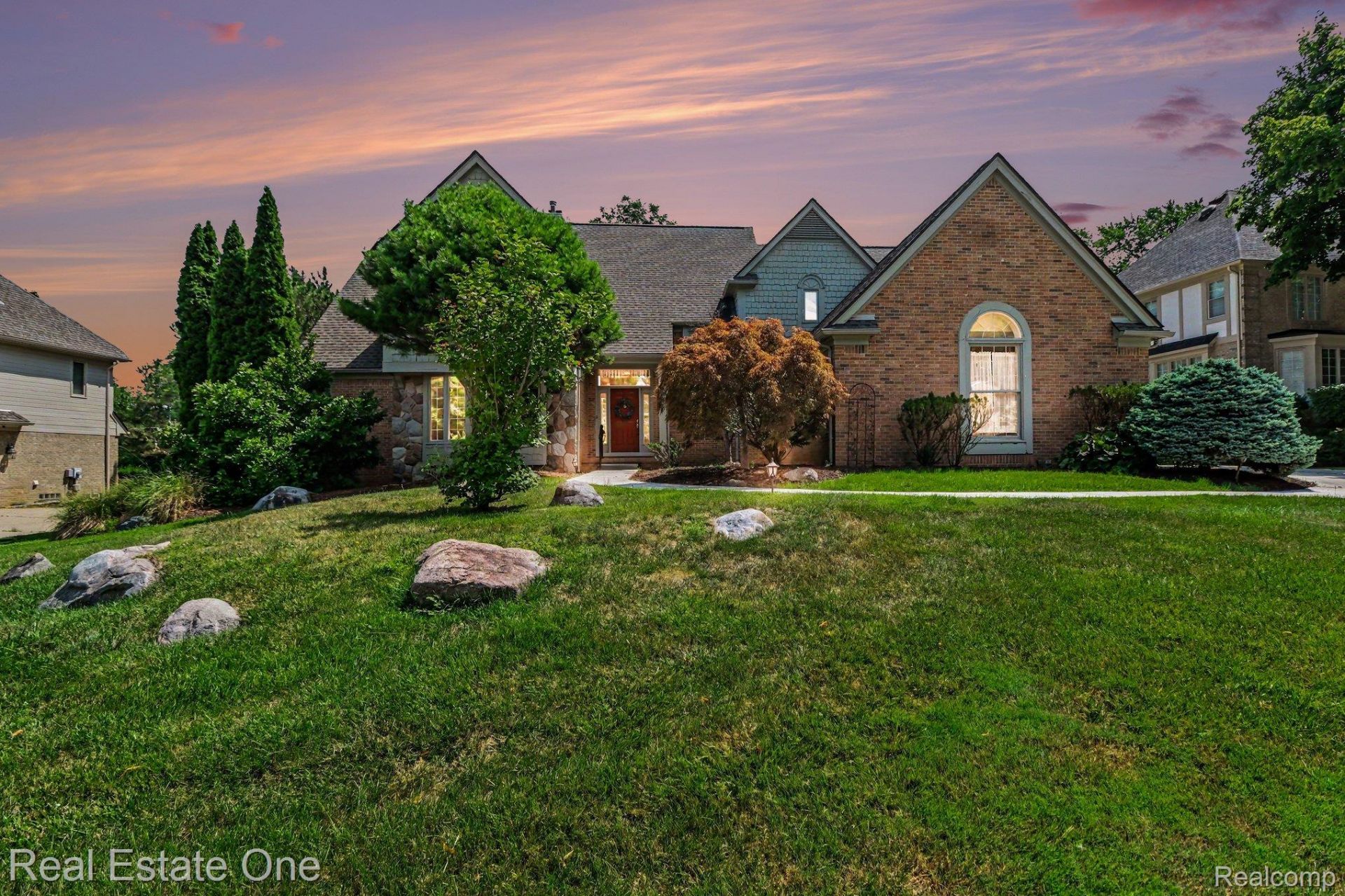 28988 Augusta, Farmington Hills, Mi 48331 Main Photo