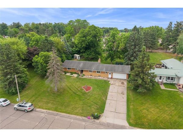 628 E Wisconsin Avenue, Barron, WI 54812