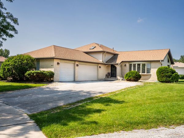 4413 Michael John Court , Richton Park, IL 60471