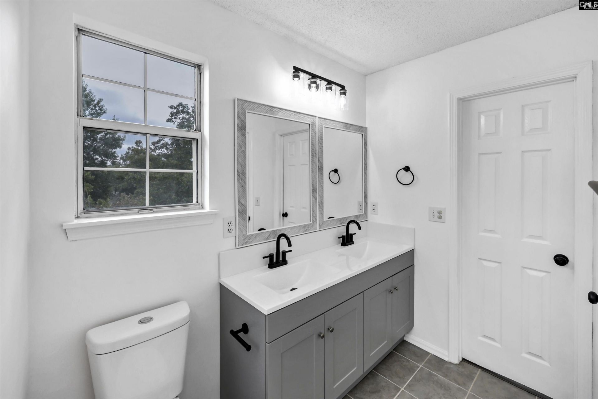 106 Royal Crest Drive Photo 27