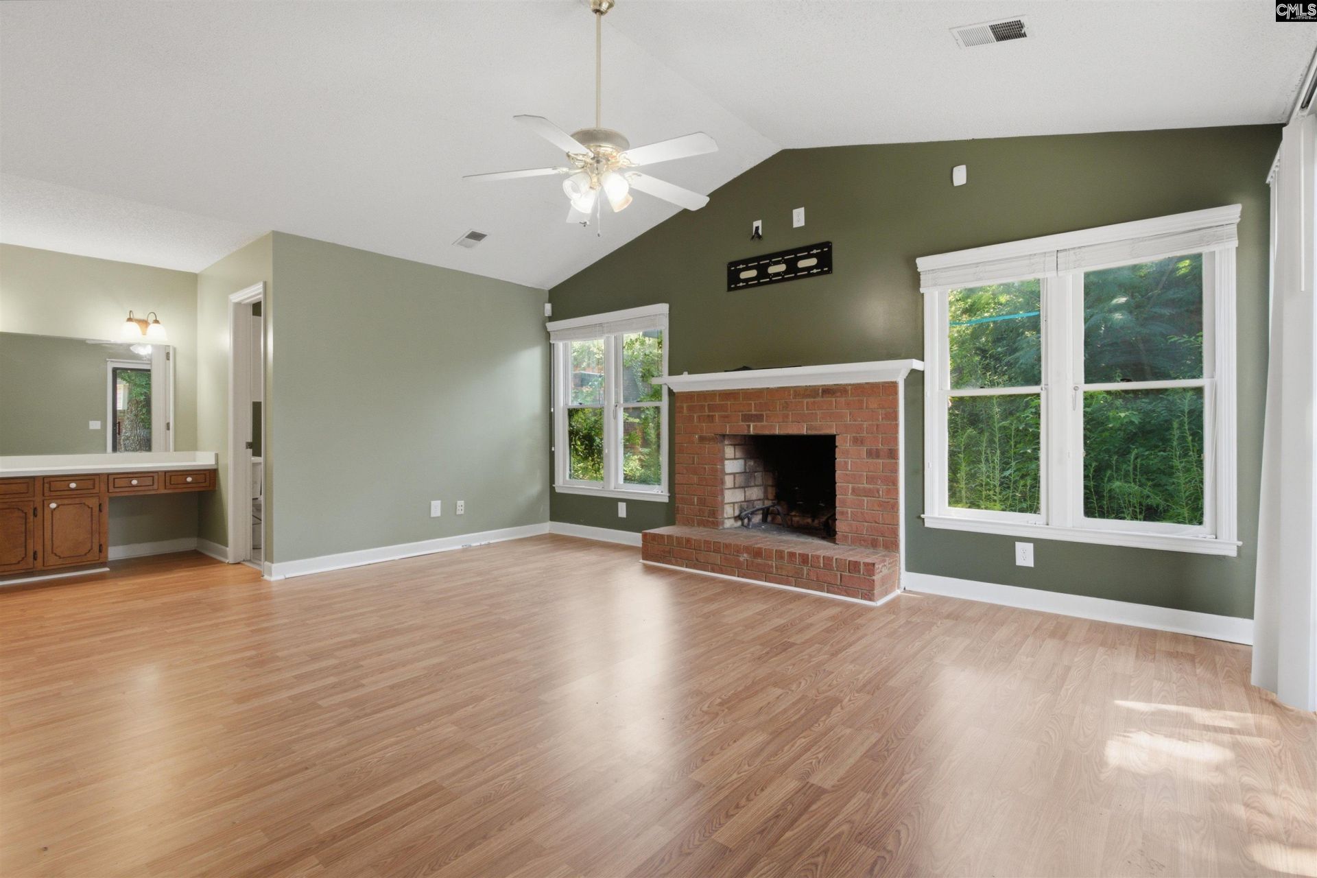 134 Village Walk Photo 18
