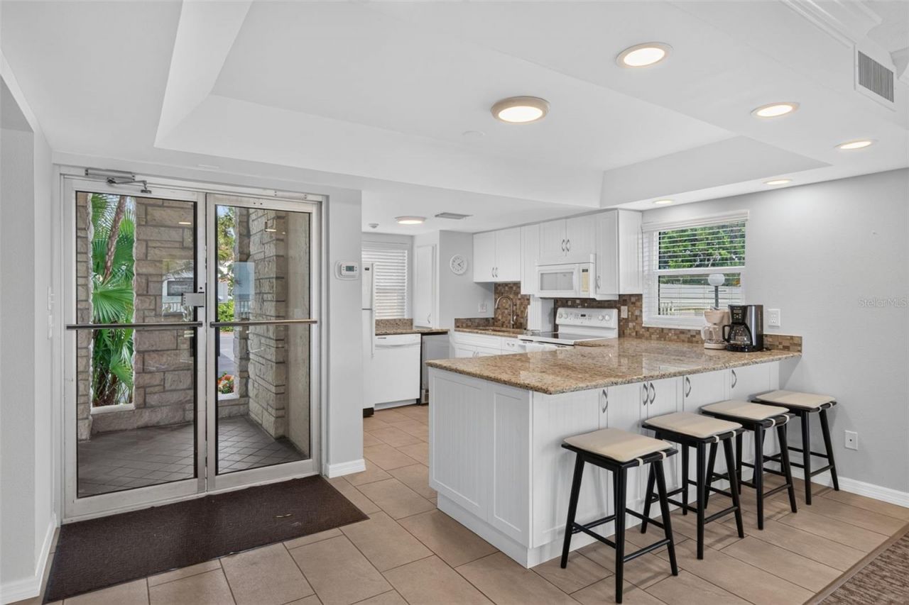4325 Gulf Of Mexico Drive, Unit 402, Longboat Key, FL 34228 Photo