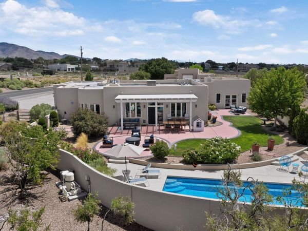 9215 Ventura Street NE, Albuquerque, NM 87122