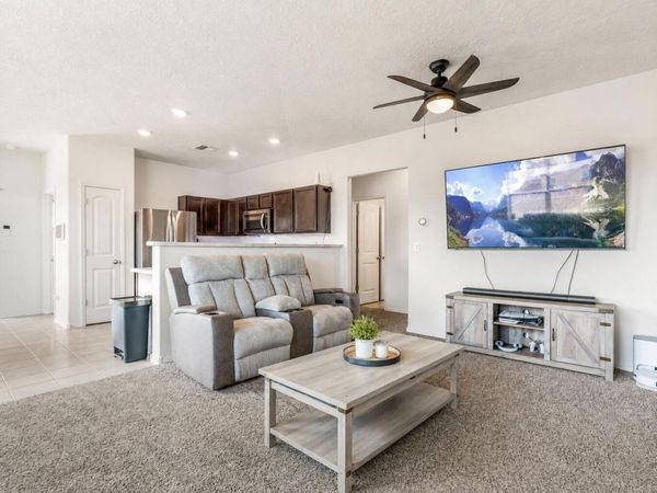 2 Avenida Parque Court, Los Lunas, NM 87031