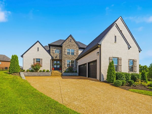 2022 Eagle View Rd , Hendersonville, TN 37075