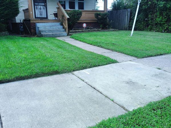 1051 Pinewood Avenue, Toledo, OH 43607