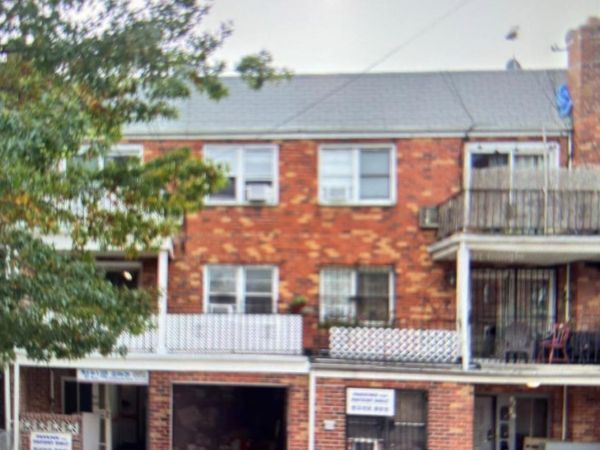37-28 Parsons Blvd , Flushing, NY 11354