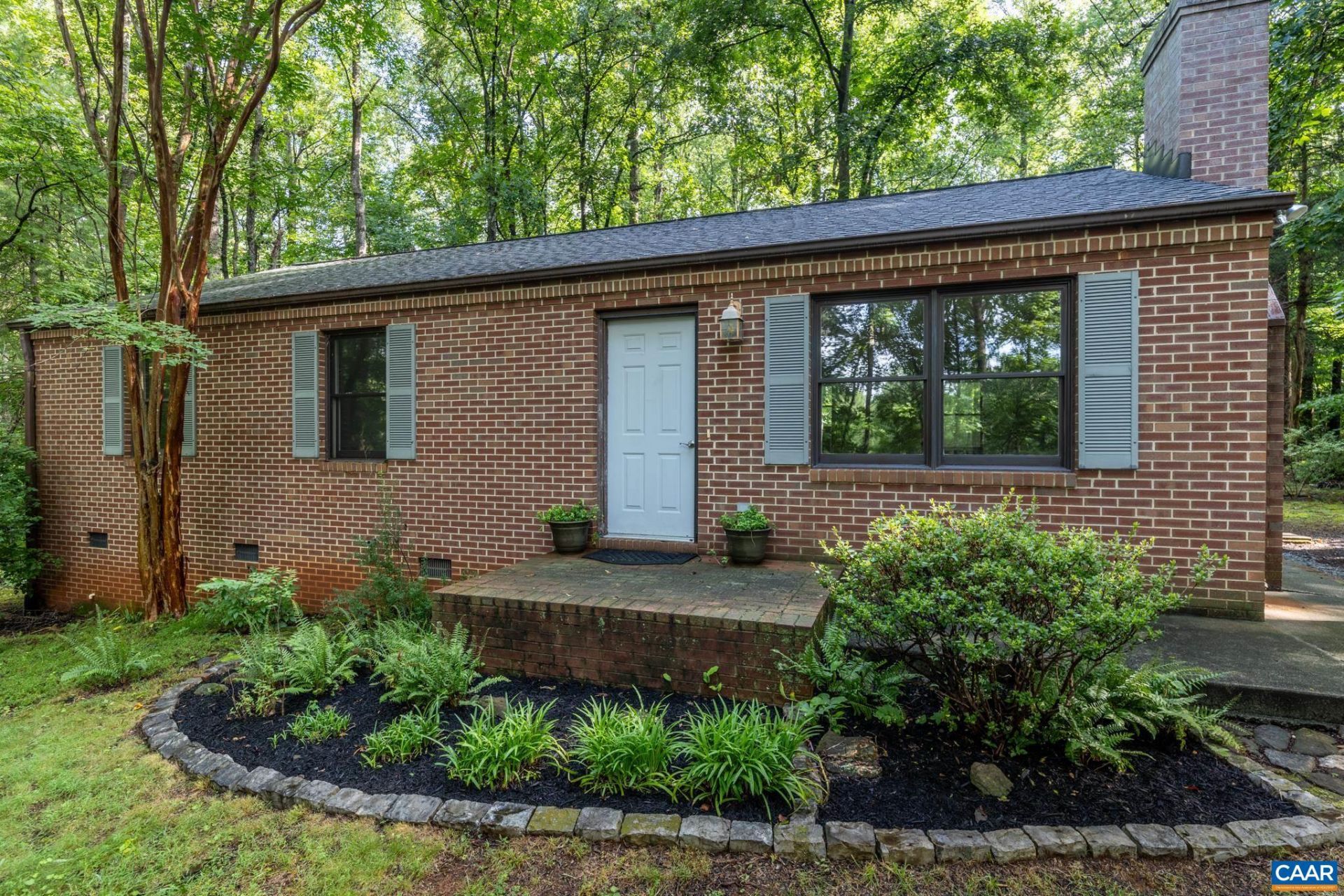417 Blackberry Ln, Ruckersville, VA 22968 Main Photo