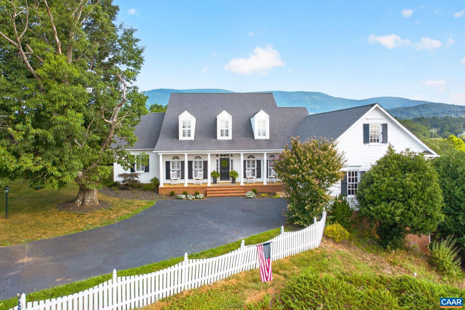 6412 Woodbourne Ln, Crozet, VA 22932 Main Photo