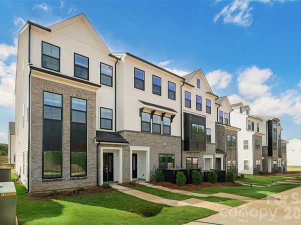 7530 Mashburn Drive , Charlotte, NC 28269