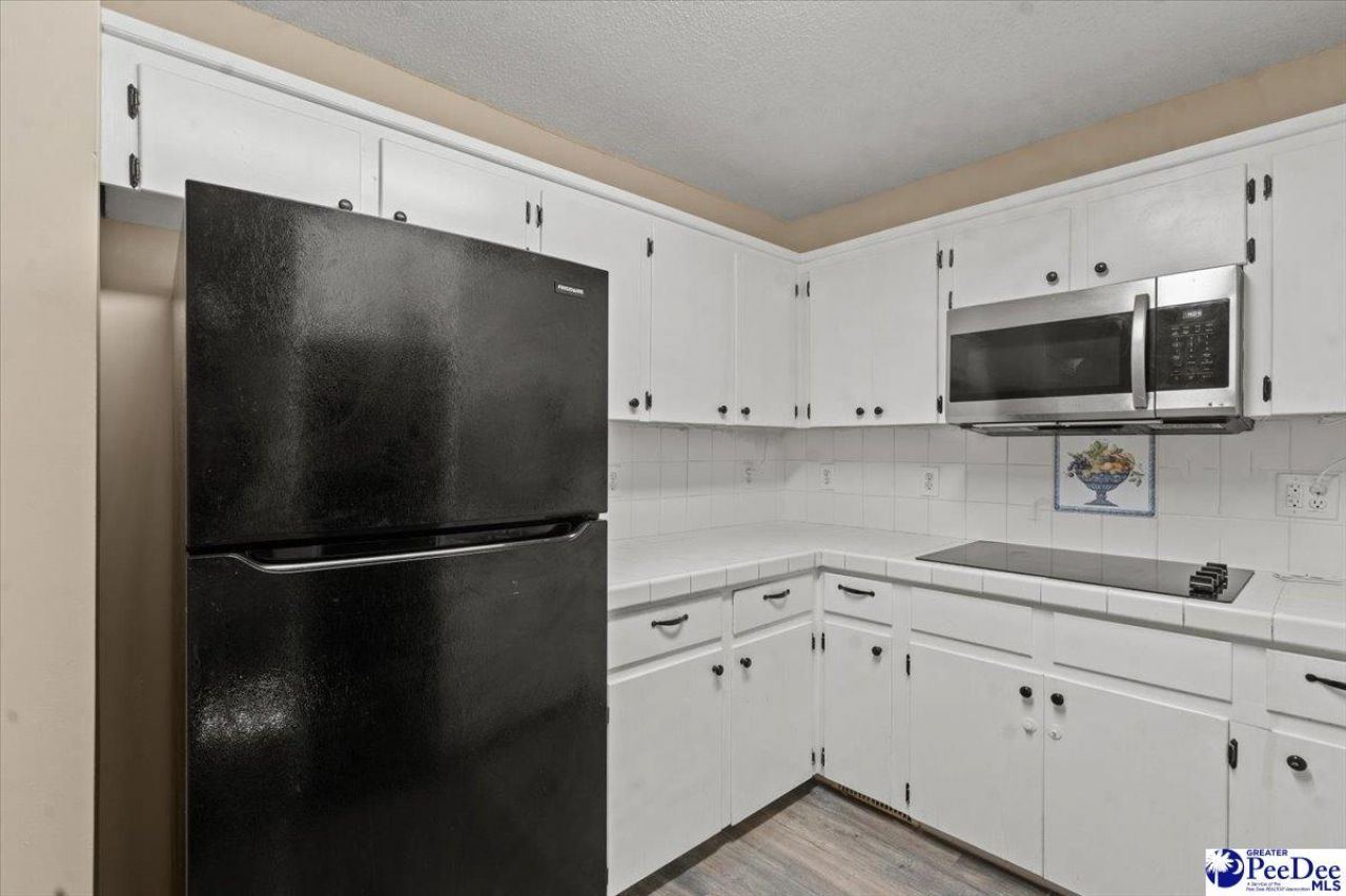 4448 Charlie Cade Road Photo 9