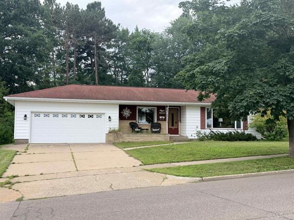 813 W Fair Avenue, Marquette, MI 49855