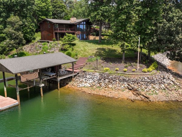 50 Fox Trail DR , Wirtz, VA 24184