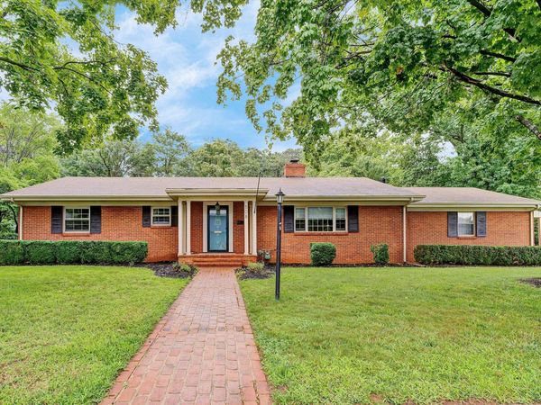 805 N Shanks ST , Salem, VA 24153