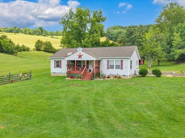 211 Wild Grass LN , Lexington, VA 24450