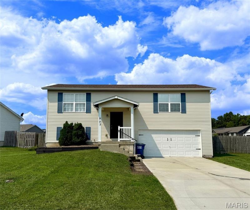 823 Legolas Lane, Wright City, MO 63390 Main Photo