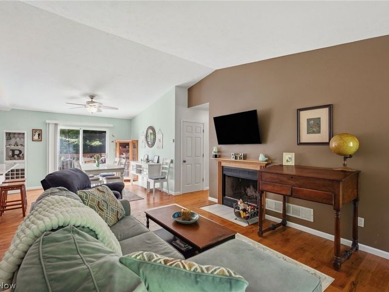 10435 Cedar Road, Chesterland, OH 44026 Photo 4