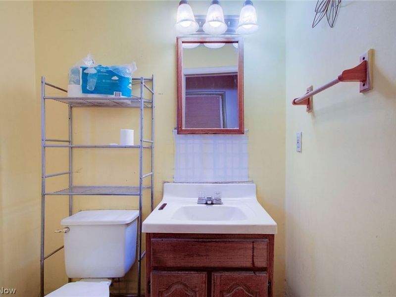 176 E Ido Avenue, Akron, OH 44301 Photo 14