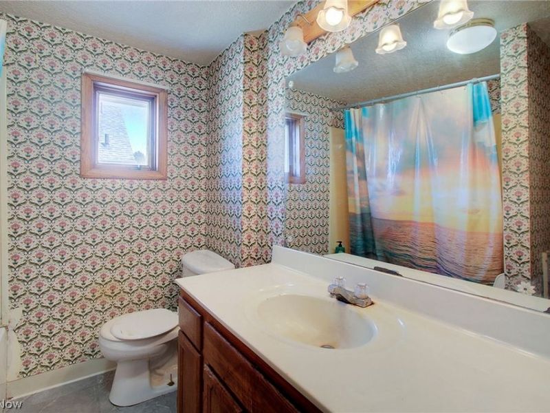 176 E Ido Avenue, Akron, OH 44301 Photo 21