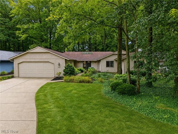 10135 Oak Branch Trail , Strongsville, OH 44149