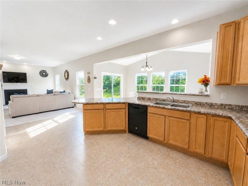 867 Starr Ridge Street SE, Massillon, OH 44646 Photo 8
