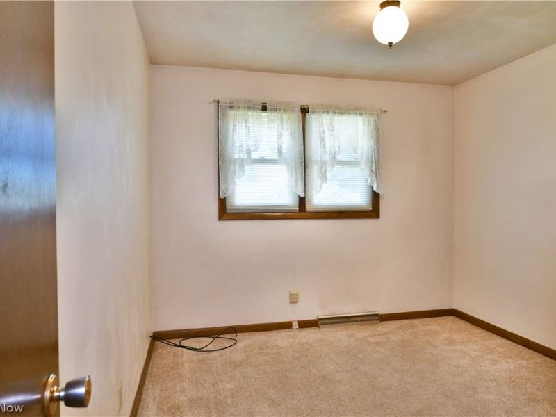 179 E Circle view Drive, New Middletown, OH 44442 Photo 24
