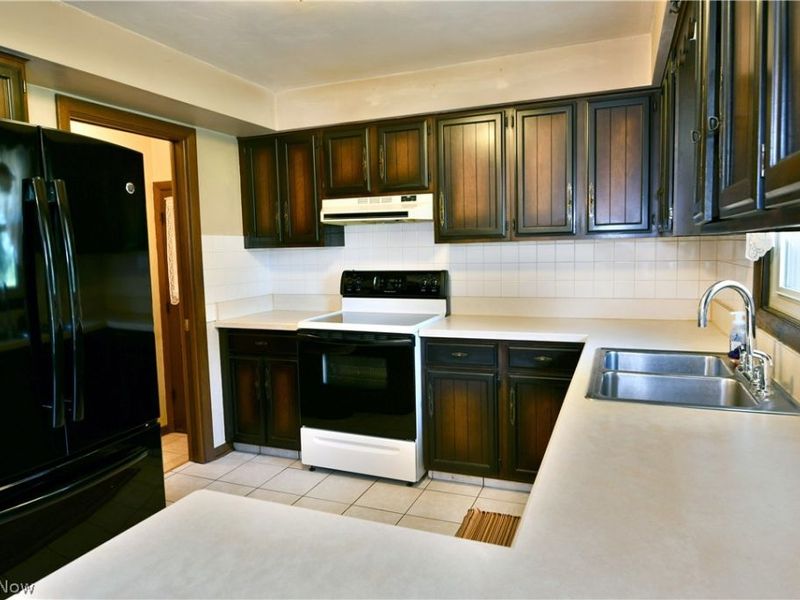 179 E Circle view Drive, New Middletown, OH 44442 Photo 6