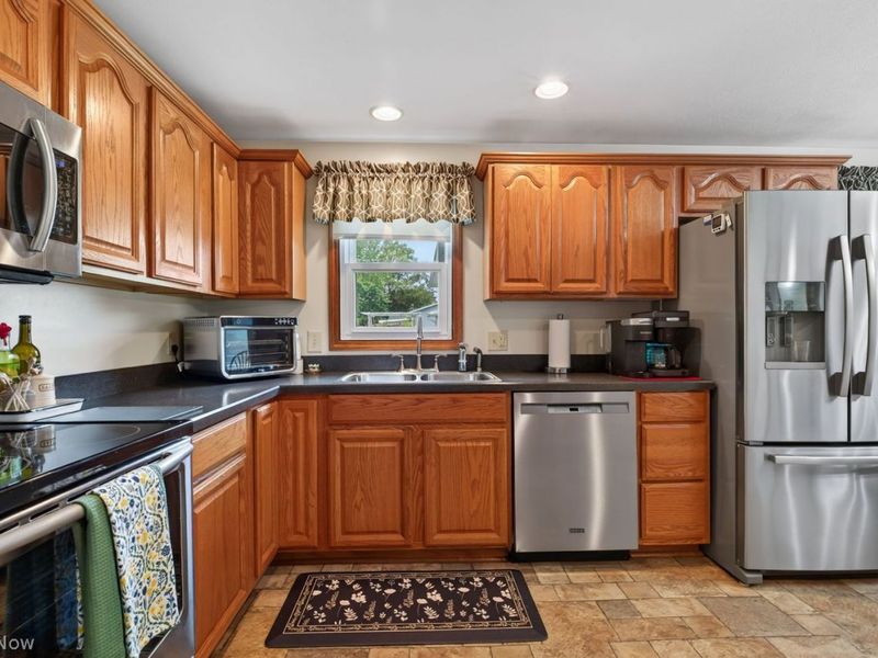 6570 Allandale Drive, Amherst, OH 44001 Photo 13