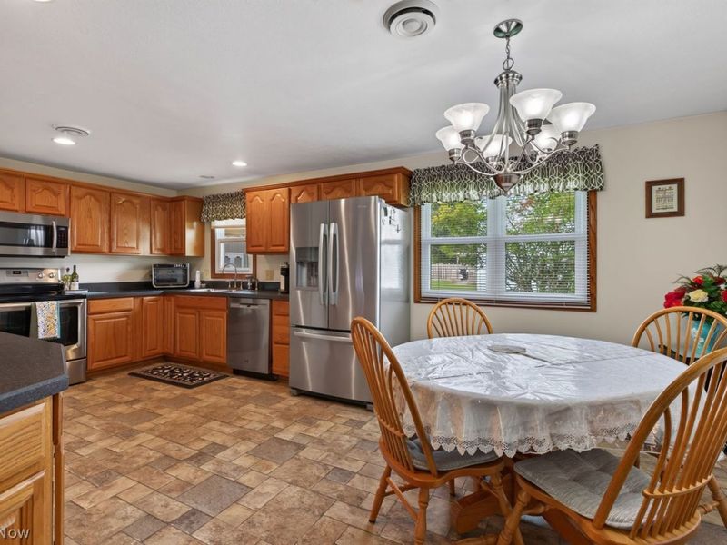 6570 Allandale Drive, Amherst, OH 44001 Photo 9