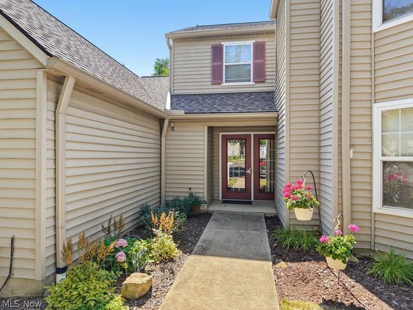 1005 Canyon View Road, Unit D, Sagamore Hills, OH 44067
