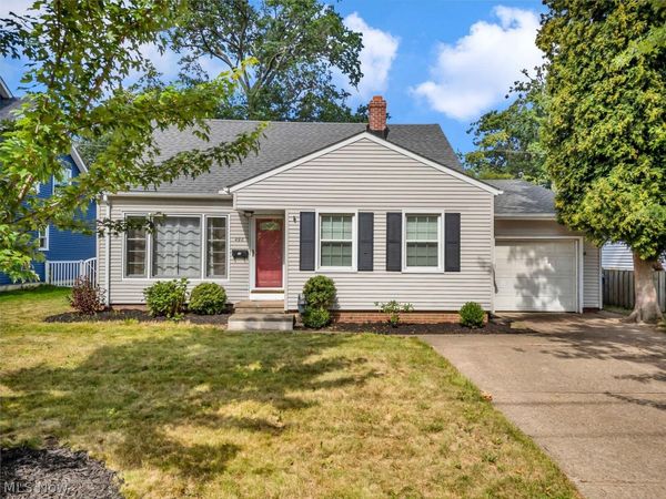 490 Columbia Road, Bay Village, OH 44140