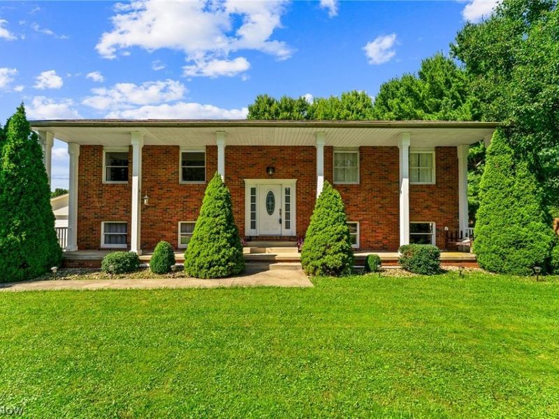 3755 Lyntz Townline Road SW, Lordstown, OH 44481 Photo 1