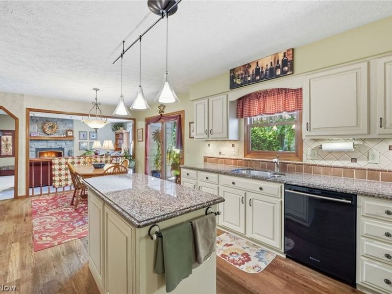 30911 Riviera Lane , Westlake, OH 44145 Photo 8