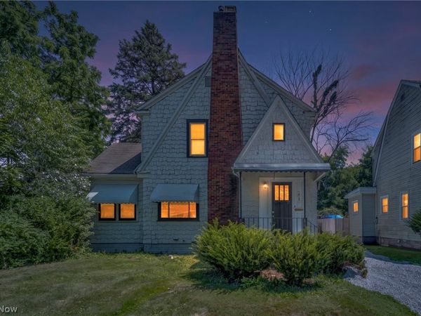 881 Valdes Avenue, Akron, OH 44320