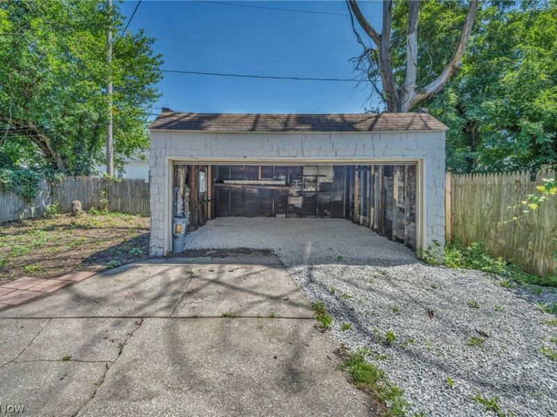 881 Valdes Avenue, Akron, OH 44320 Photo 22