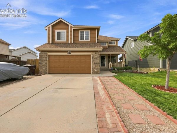 934 Square Dance Lane, Fountain, CO 80817