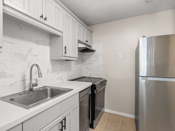 68 Summer Ave, Unit 1, Stoughton, MA 02072
