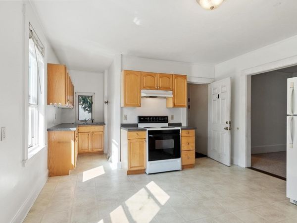 372 Cabot St, Unit 1, Beverly, MA 01915
