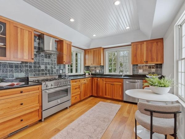 5 Lowell St, Unit 5, Carlisle, MA 01741