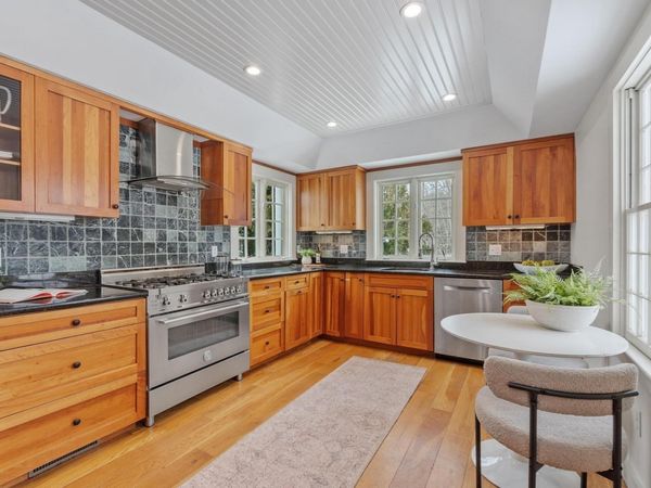 5 Lowell St, Unit 5, Carlisle, MA 01741