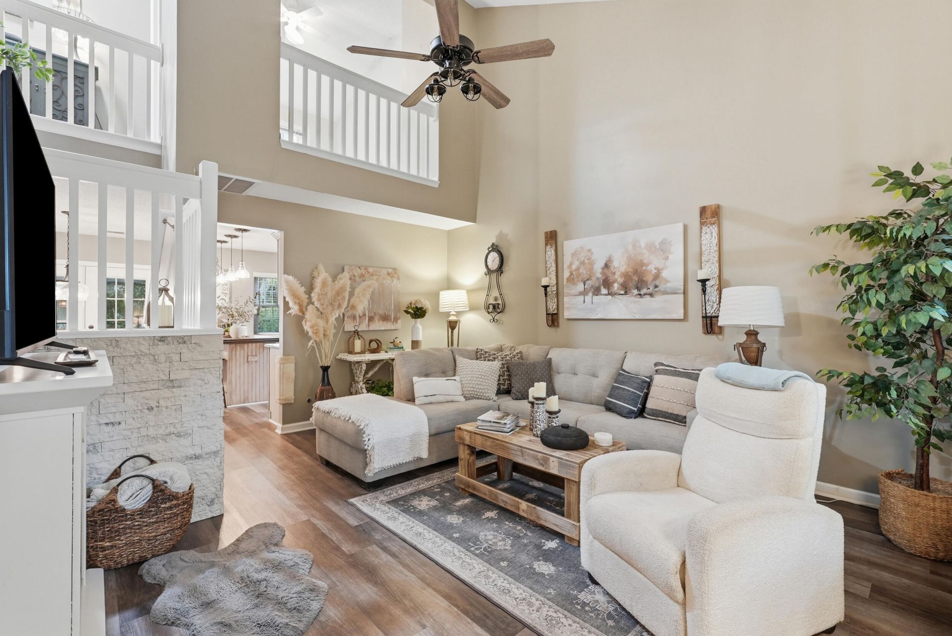 8089 Shadow Oak Drive Photo 2