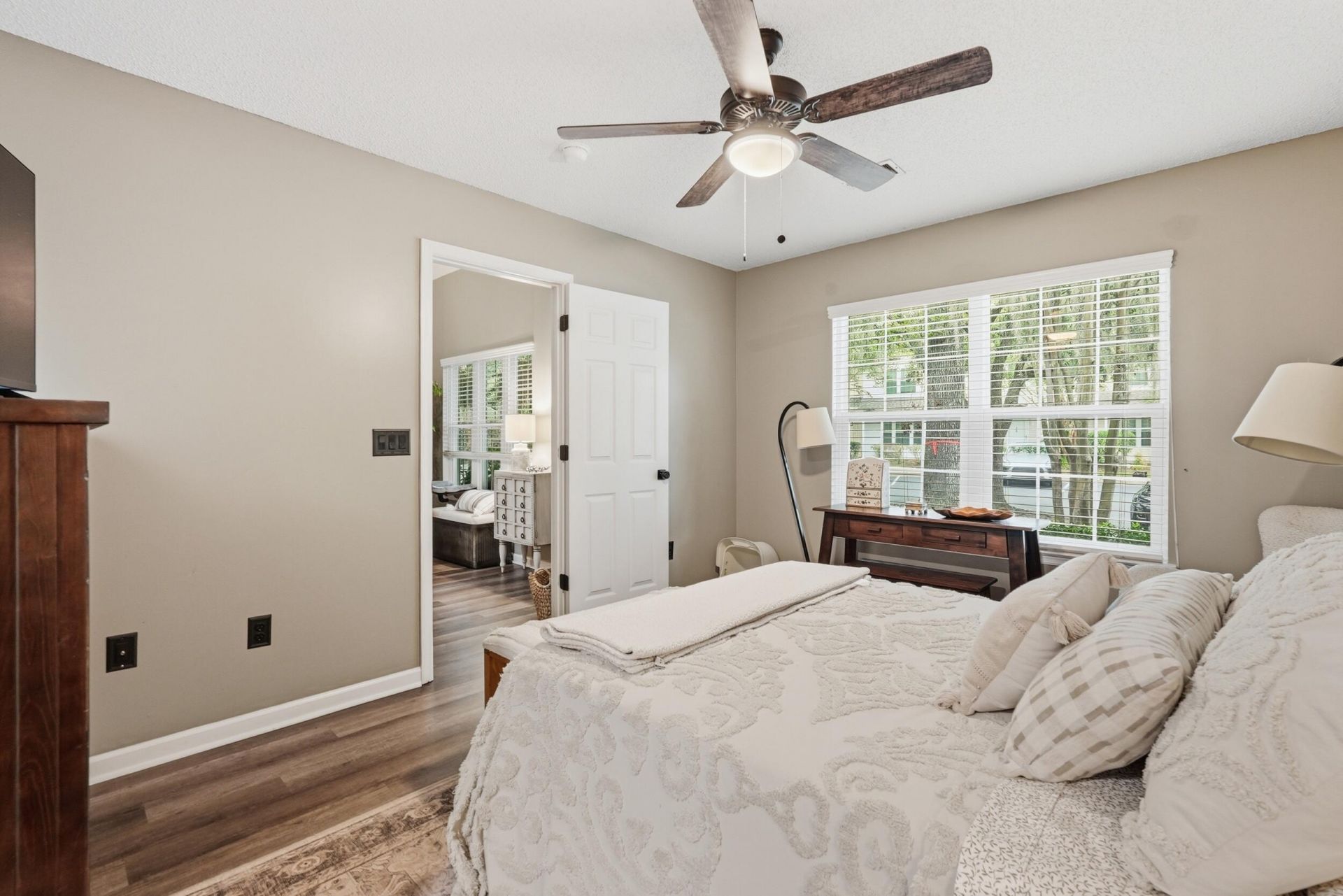 8089 Shadow Oak Drive Photo 21