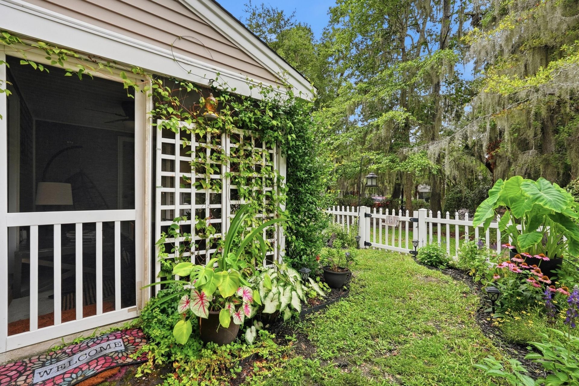 8089 Shadow Oak Drive Photo 35