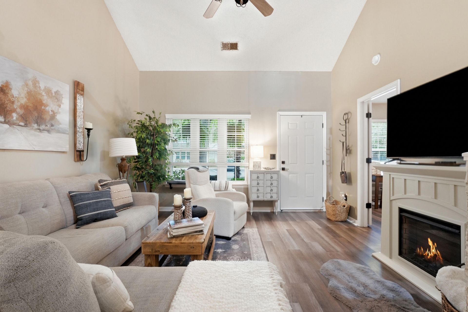 8089 Shadow Oak Drive Photo 8
