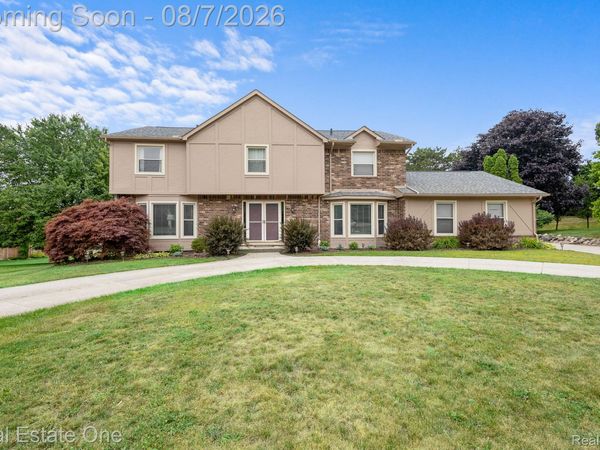 1904 Chelsea Court, Rochester Hills, Mi 48306